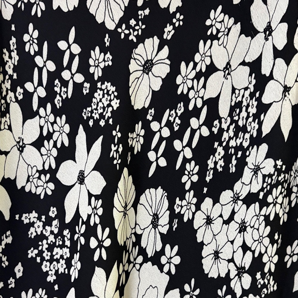 Beechers Brook Chic Floral A-Line Skirt in Black and White- size 14 ish - Picture 3 of 6